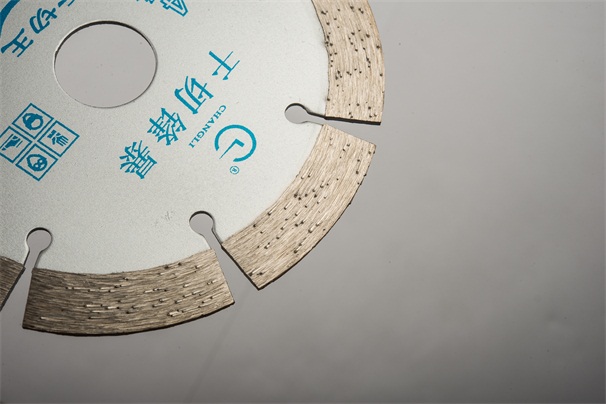 石材鋸片在不同的應(yīng)用階段應(yīng)該使用哪些石材機(jī)械呢?